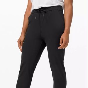 Lululemon stretched high rise cropped pant